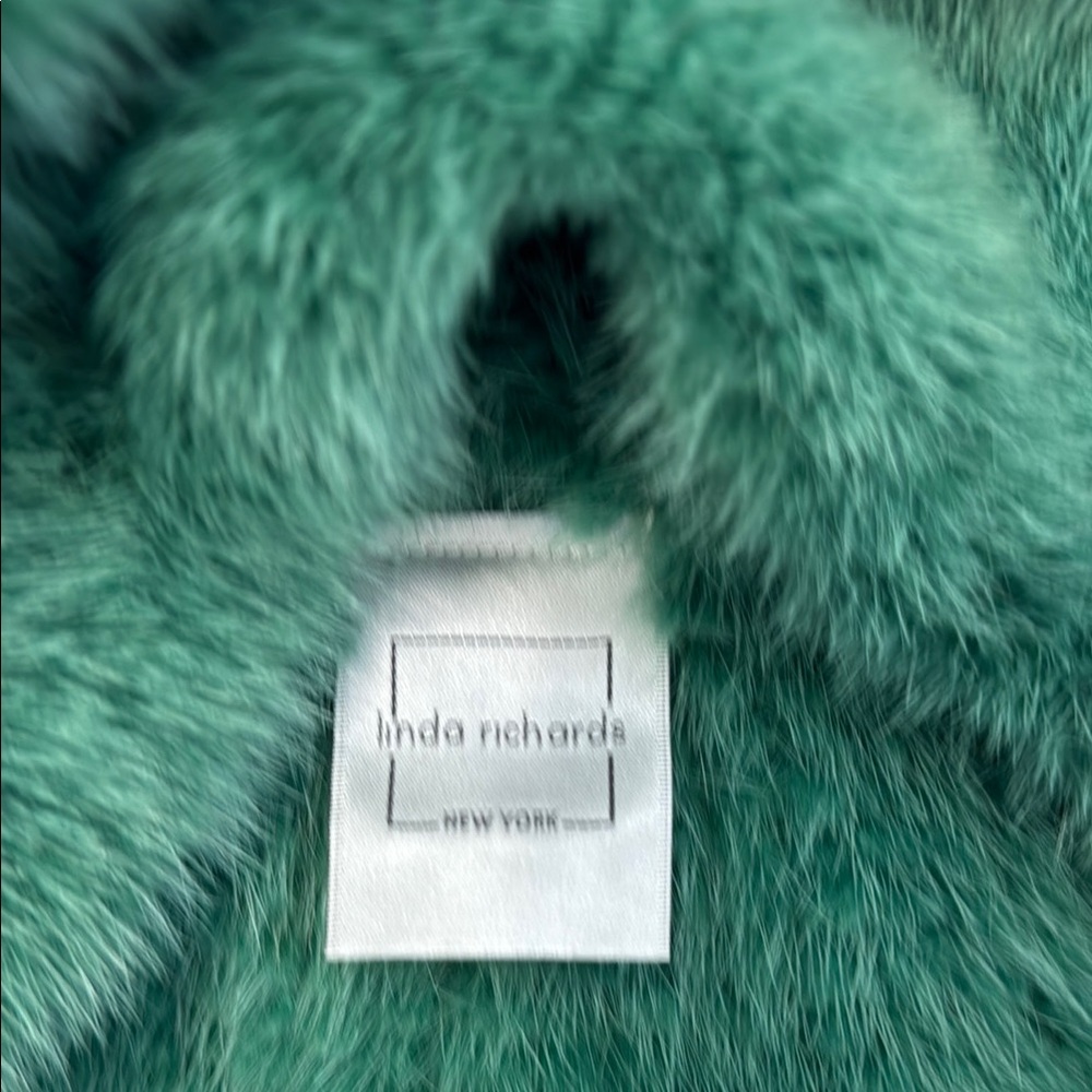 Linda Richards Knitted Mink Fur Beanie Hat with Fox Fur Pom - Picture 3 of 5